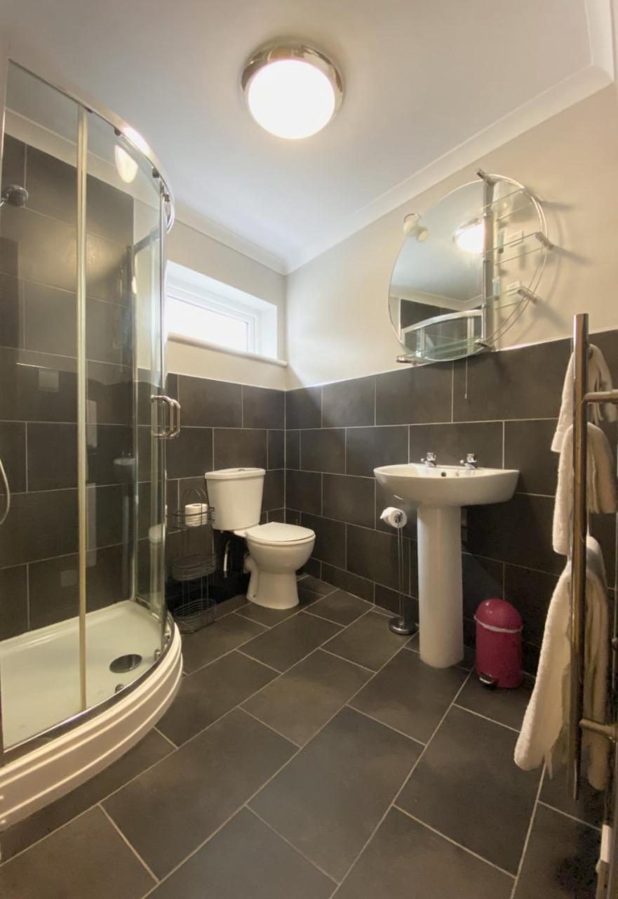 Jeffersons Hotel & Serviced Apartments (Adults Only) Barrow-in-Furness Quarto foto