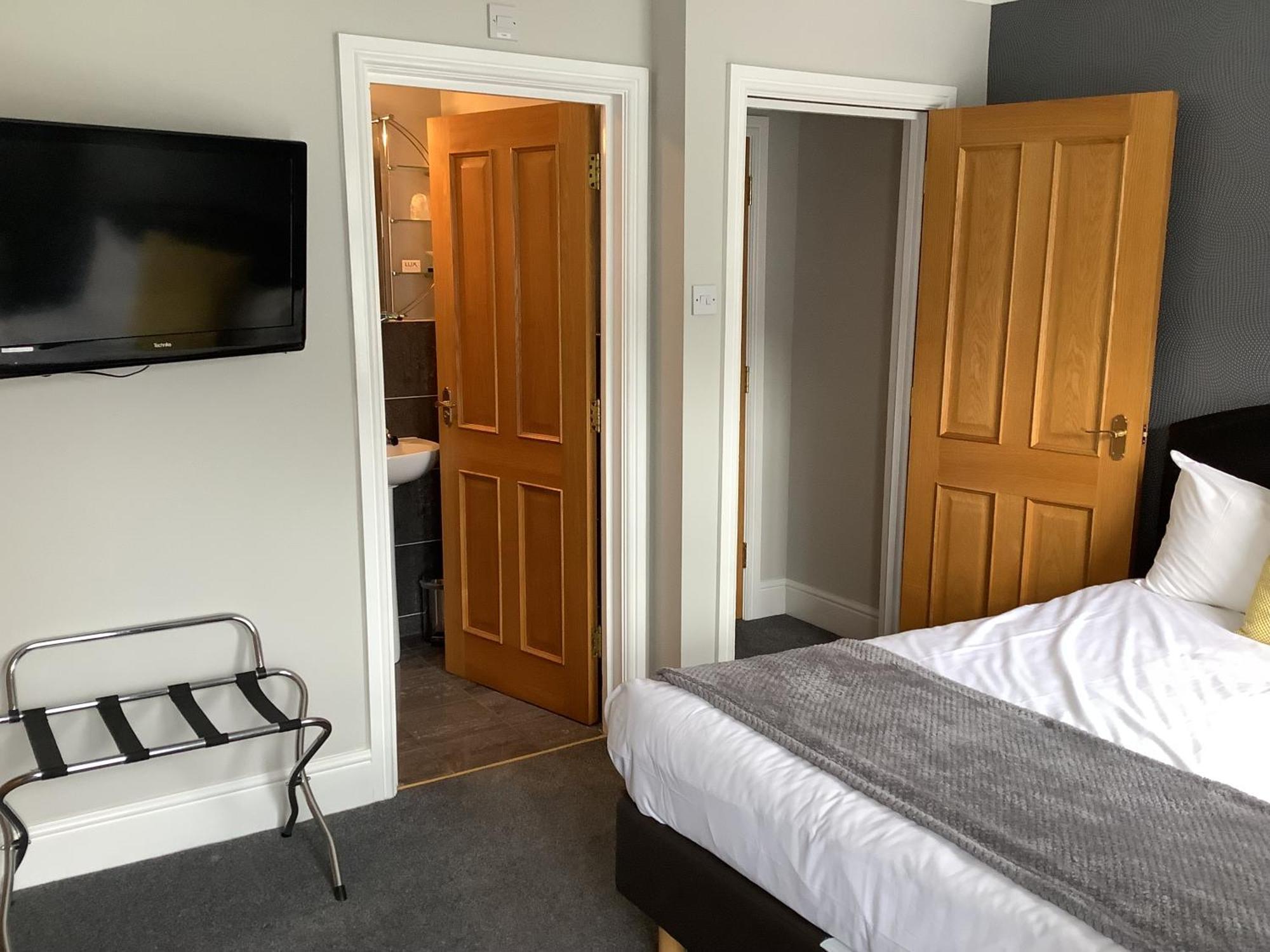 Jeffersons Hotel & Serviced Apartments (Adults Only) Barrow-in-Furness Quarto foto