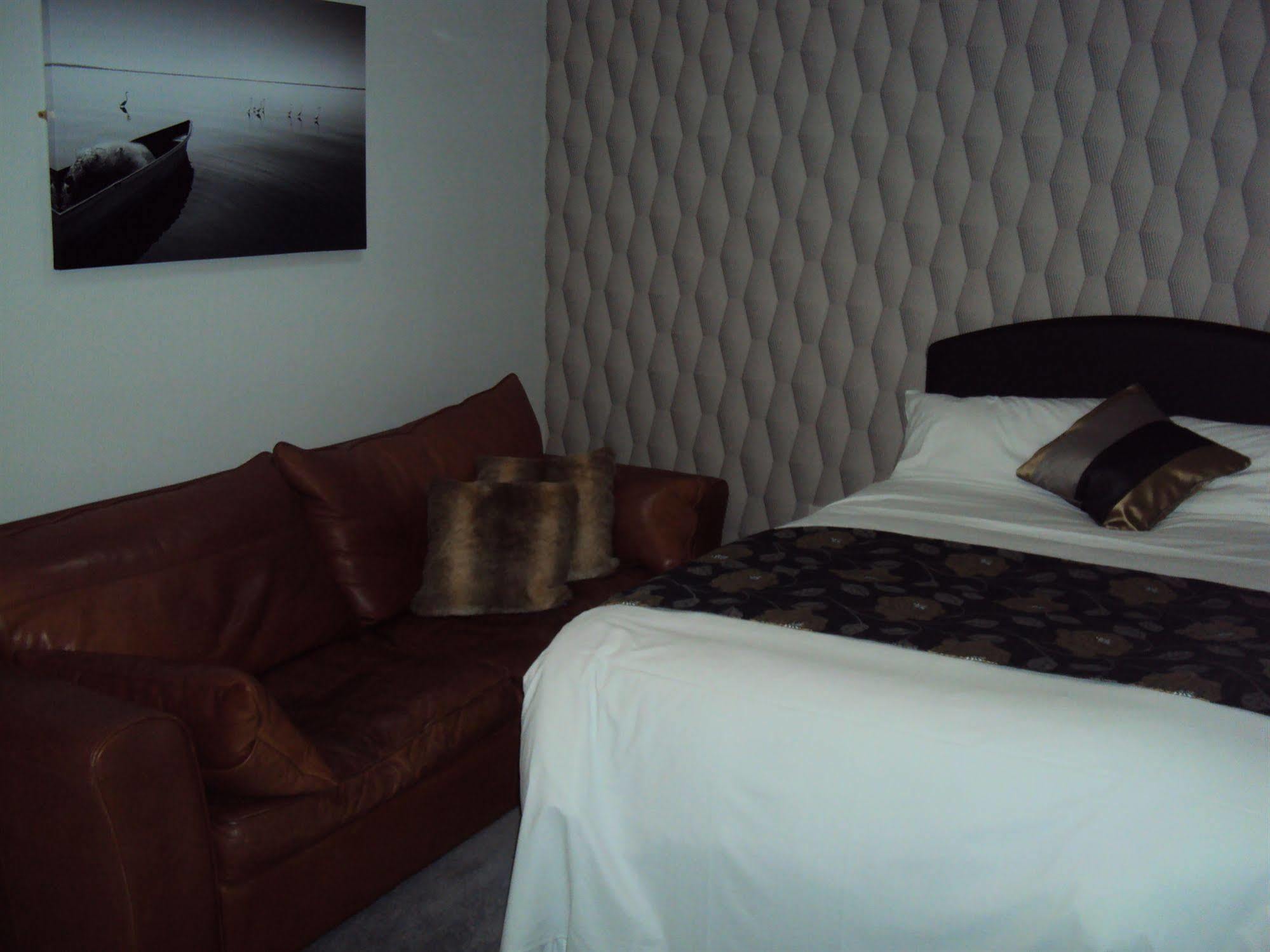 Jeffersons Hotel & Serviced Apartments (Adults Only) Barrow-in-Furness Exterior foto